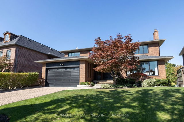 52 Courtsfield Crescent