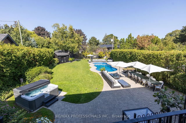 52 Courtsfield Crescent