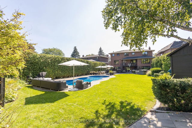 52 Courtsfield Crescent