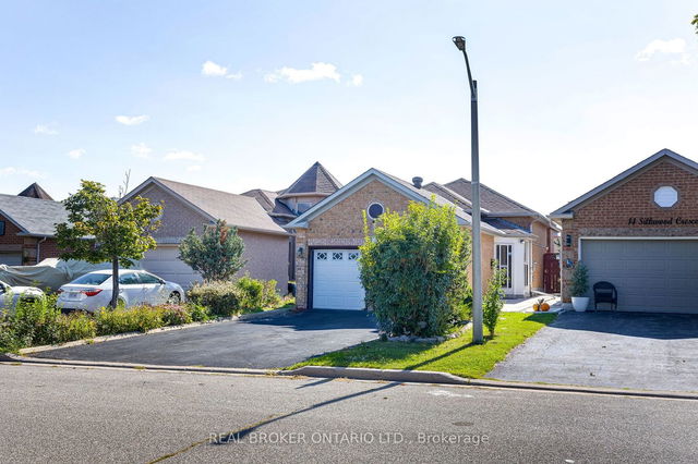 12 Silkwood Crescent