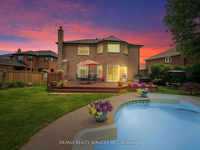 44 Sapphire Crescent