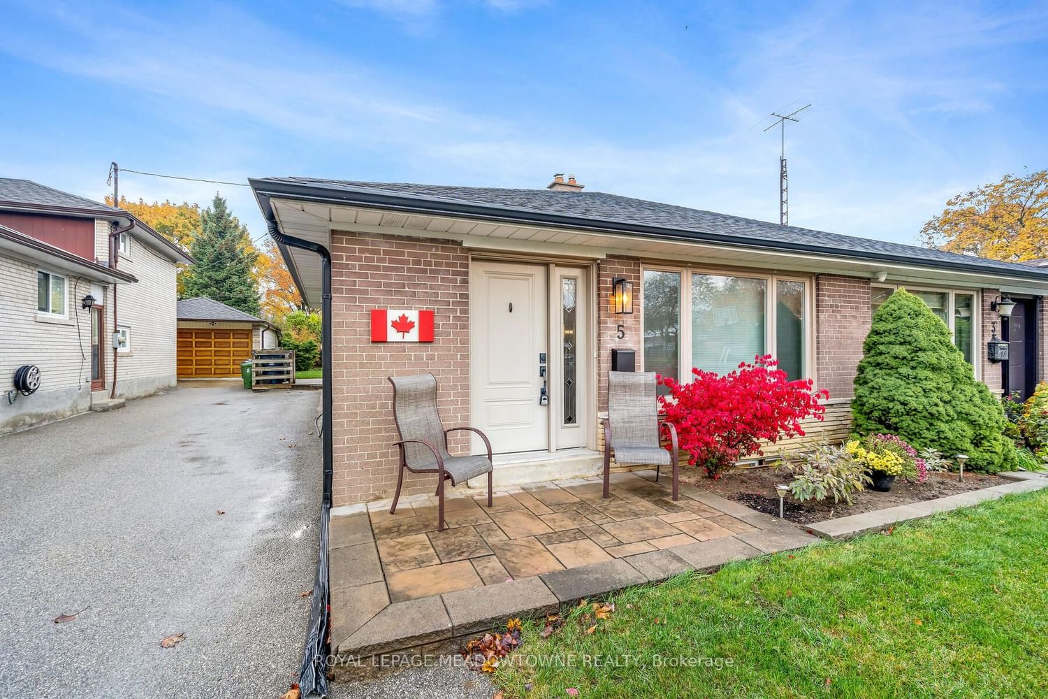 Semi-Detached House sold at 5 Callowhill Drive, Toronto, Willowridge-Martingrove-Richview, M9R 3K9 - MLS: W7253688