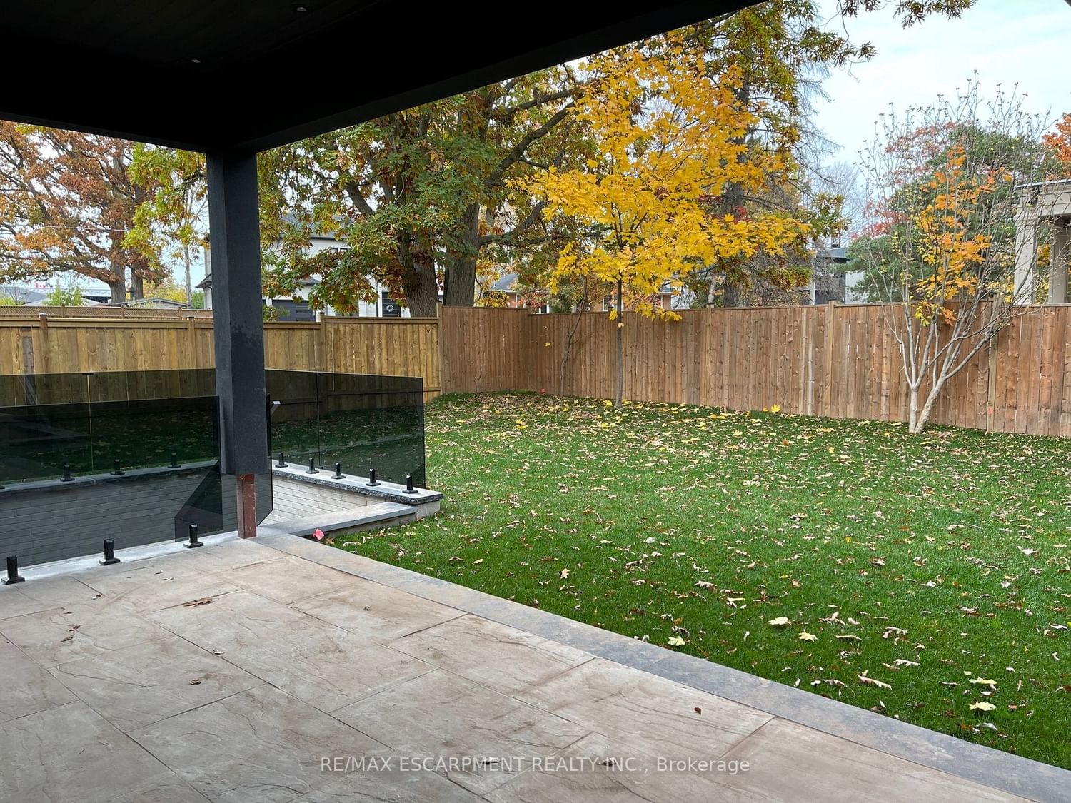 Listing Image 10