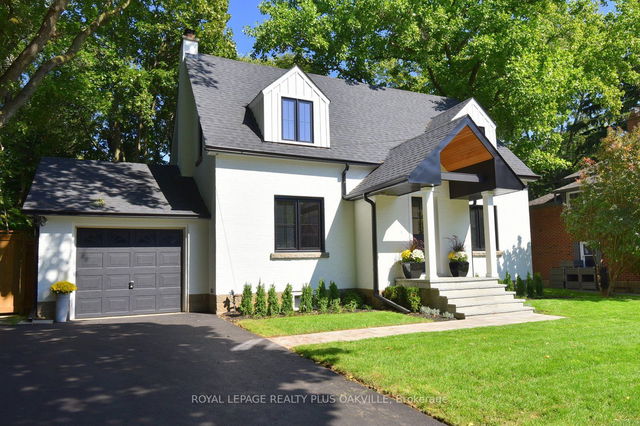 2186 Harris Crescent