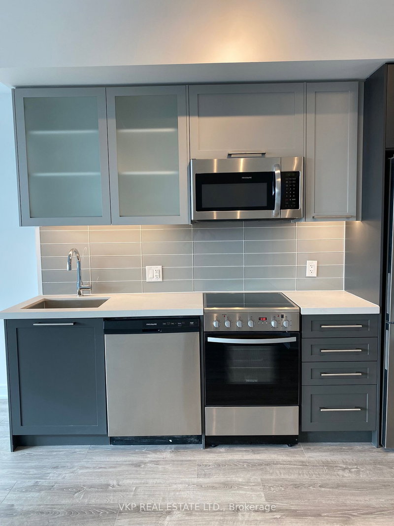 811 - 25 Neighbourhood Lane, Toronto, M8Y 0C4 | Image 2