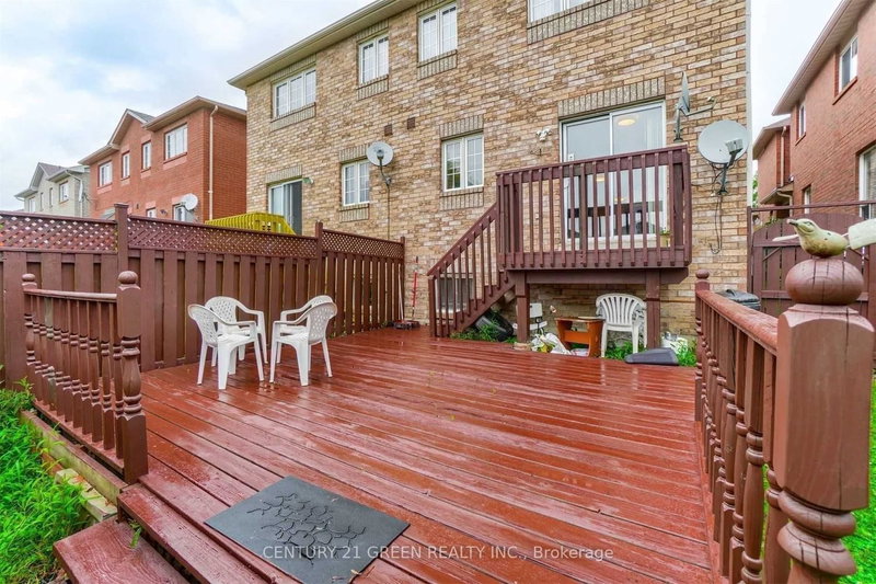 6 Corvette Crt, Brampton, L7A 2H7 | Image 2