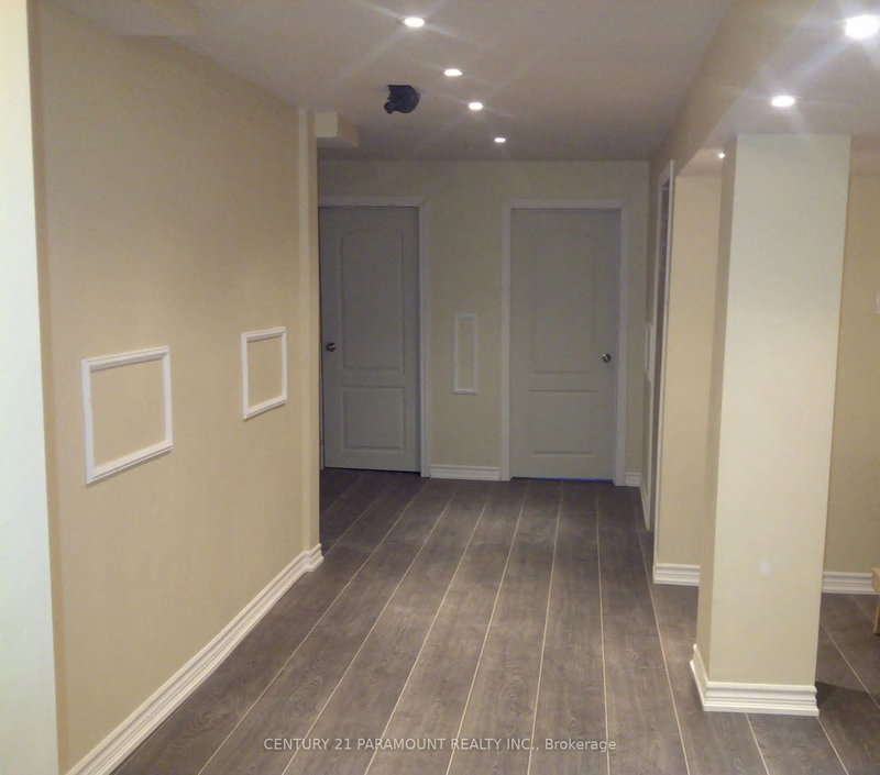 39 Laurentide Cres, Brampton, L6P 1Y3 | Image 2