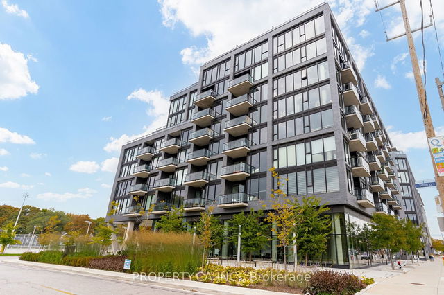 702 - 7 Smith Crescent