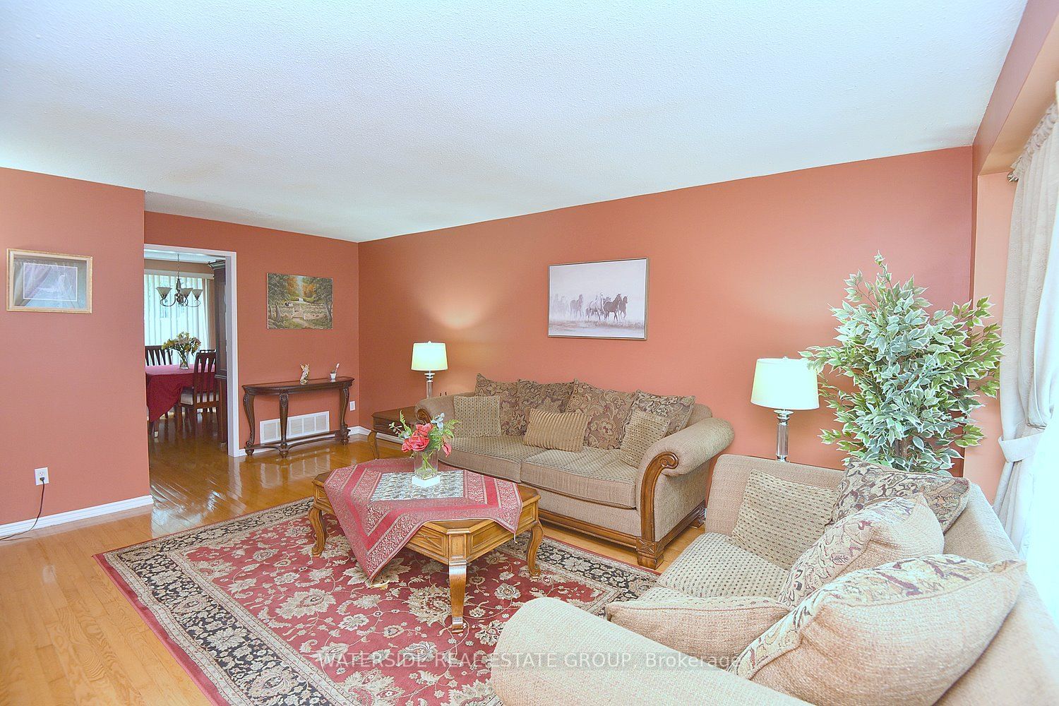 Listing Image 7