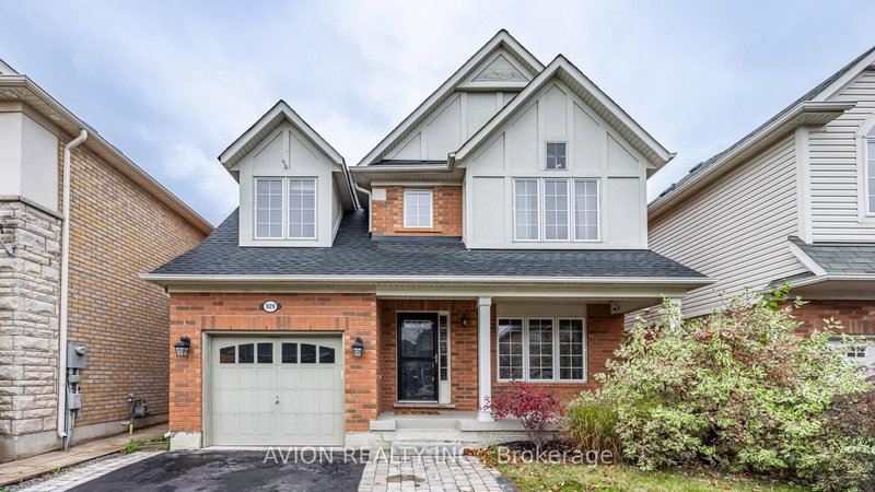 929 Bessy Tr, Milton, L9T 0H2 | Image 2