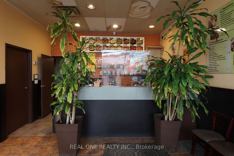 110 - 164 Sandalwood Pkwy E, Brampton, L6Z 2S4 | Image 3