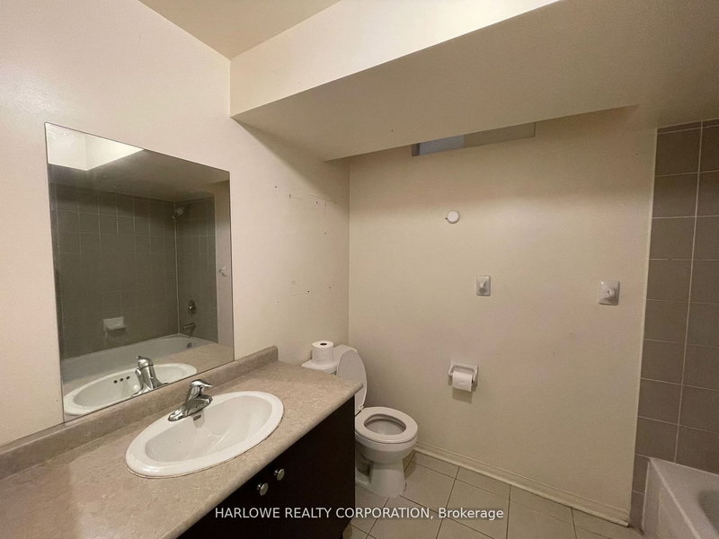 Bsmt - 54 Travis Cres, Brampton, L7A 0P2 | Image 3