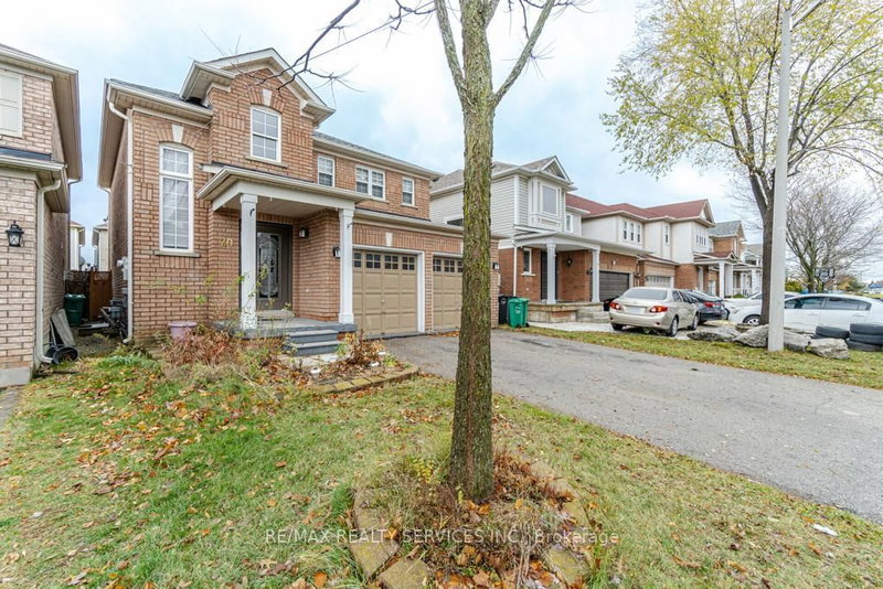 20 Edenvalley Rd, Brampton, L7A 2M6 | Image 2