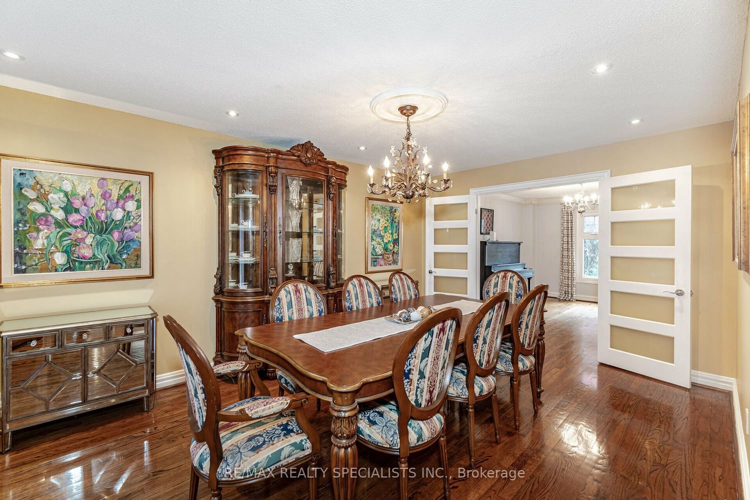 Listing Image 12