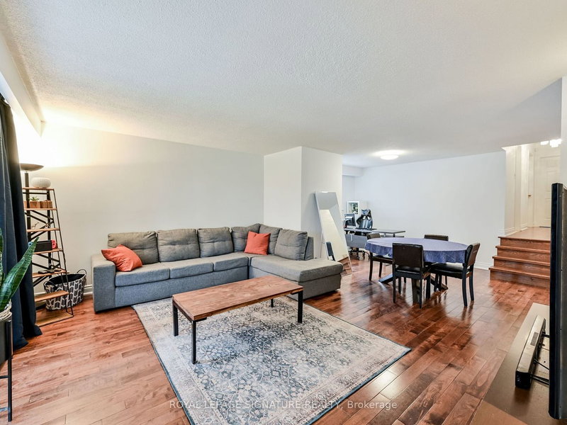 1195 Chada Ave, Mississauga, L5C 1P9 | Image 3