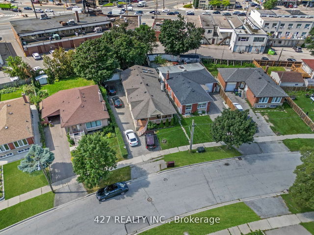 8 Batawa Crescent