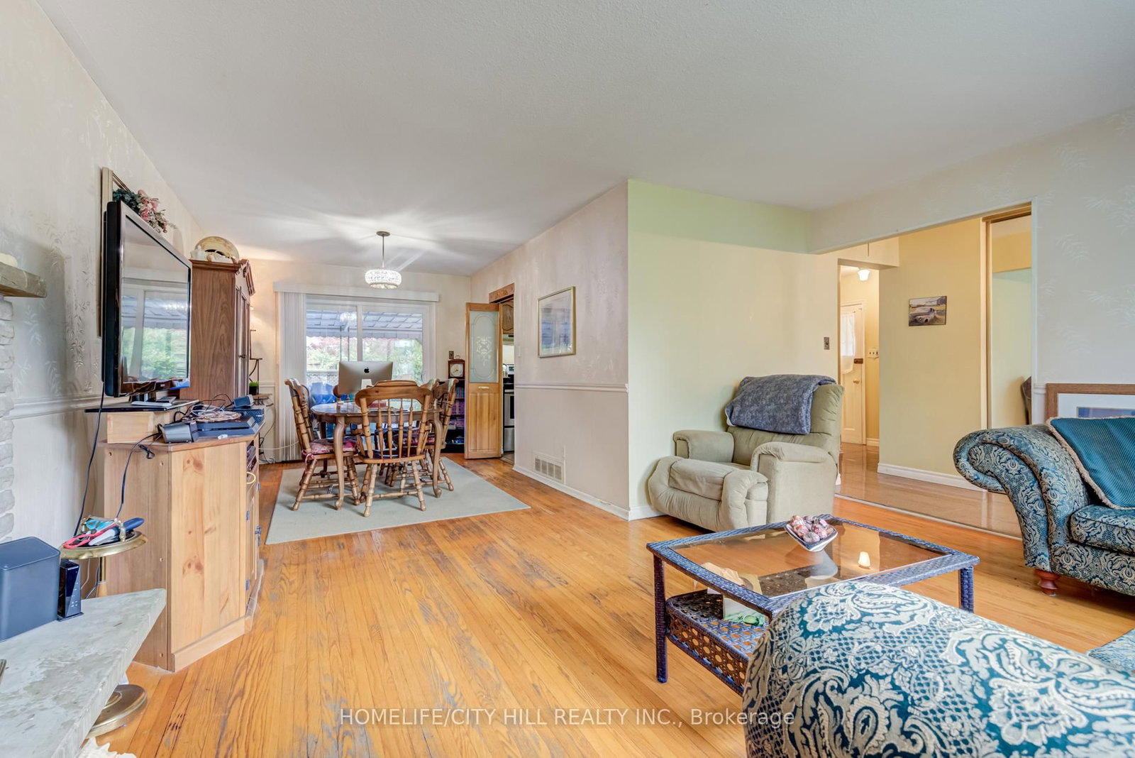 Listing Image 8