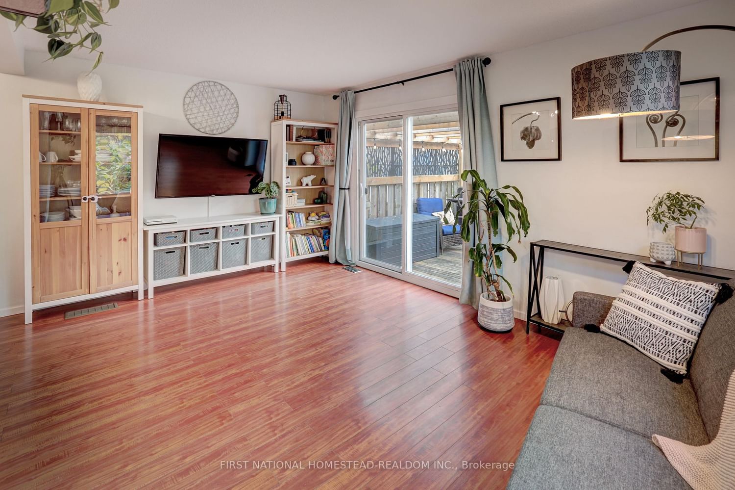 Listing Image 3