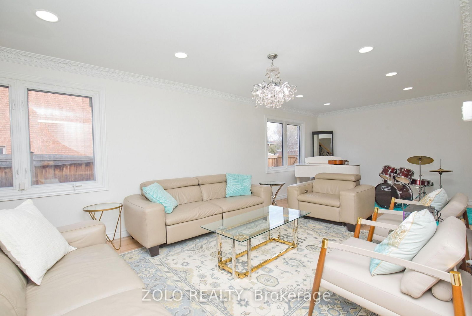 Listing Image 7