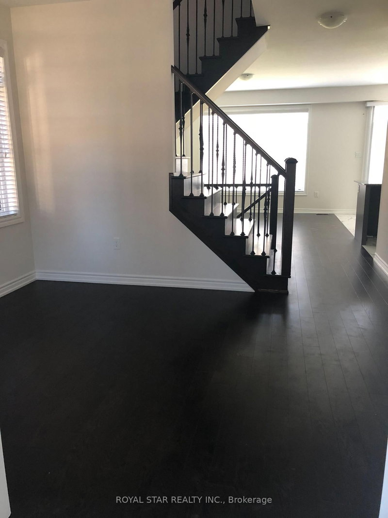 44 Dolobram Tr, Brampton, L7A 4Y3 | Image 2