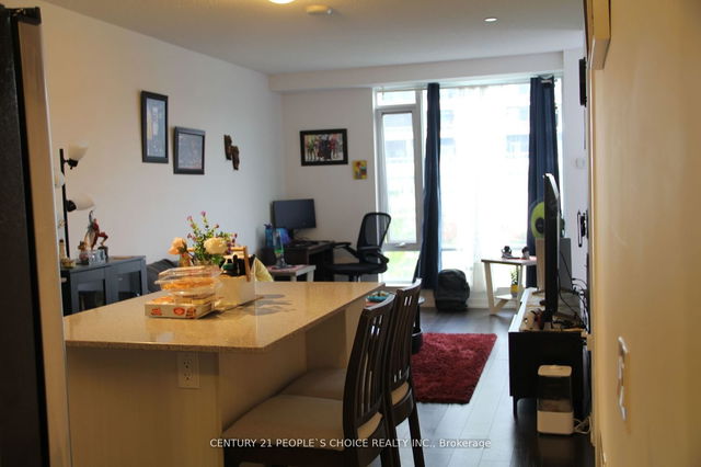 303 - 2560 Eglinton Avenue