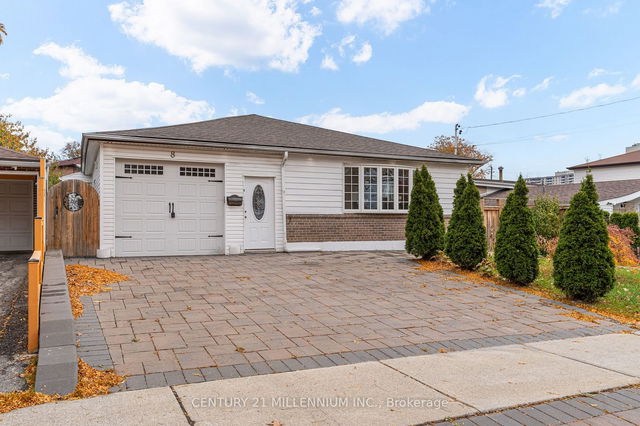 8 Bloomington Crescent