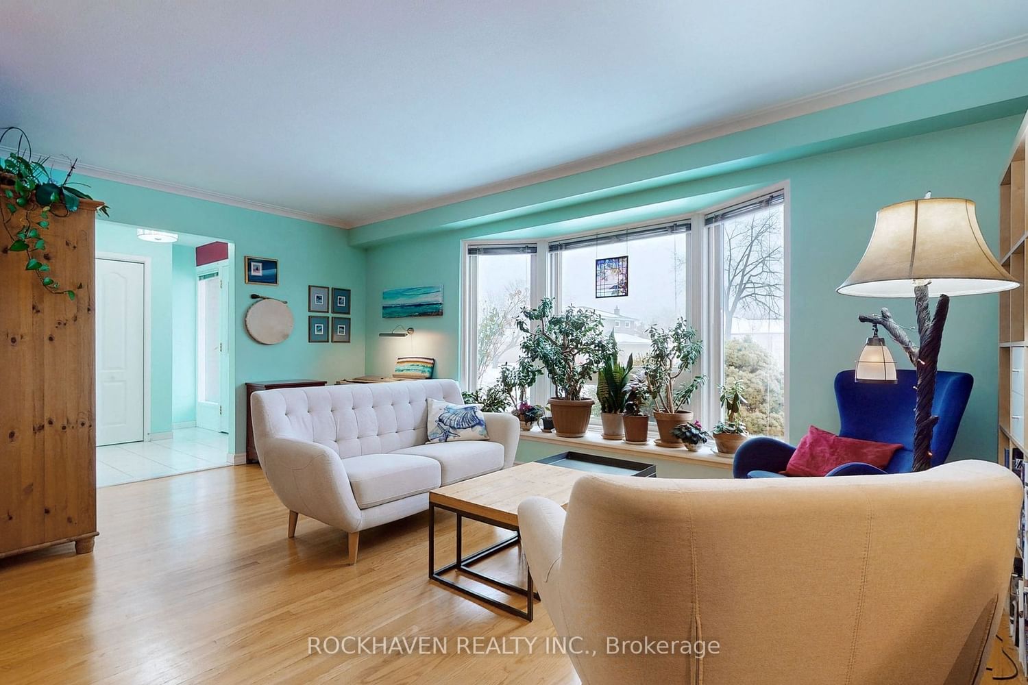 Listing Image 4