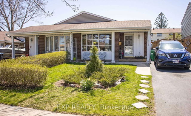 3427 Martins Pine Crescent
