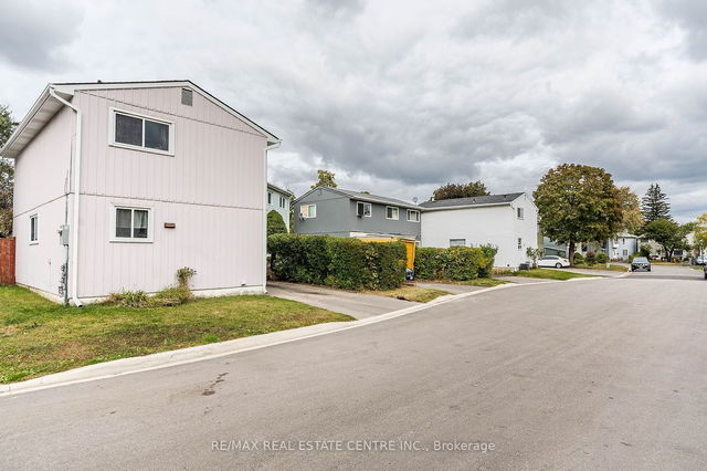 18 Heatherside Court