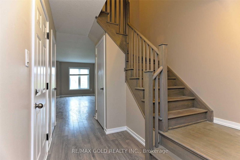 94 Golden Springs Dr, Brampton, L7A 4N6 | Image 3