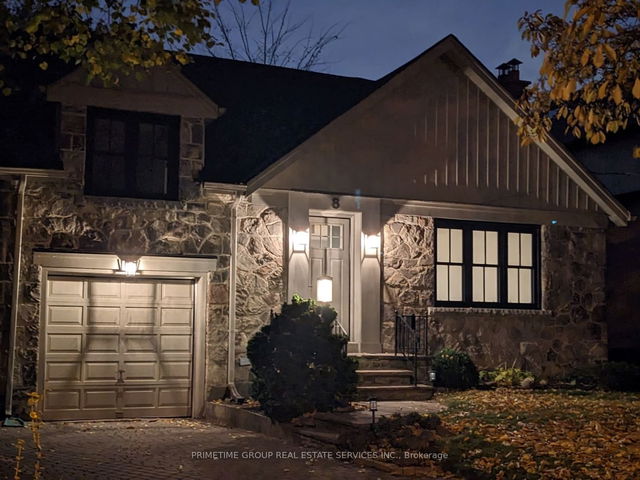 8 Meadowcrest Road