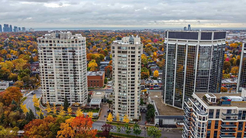 home for sale on 1208-1 Aberfoyle Crescent