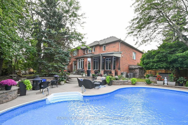 1076 Skyvalley Crescent