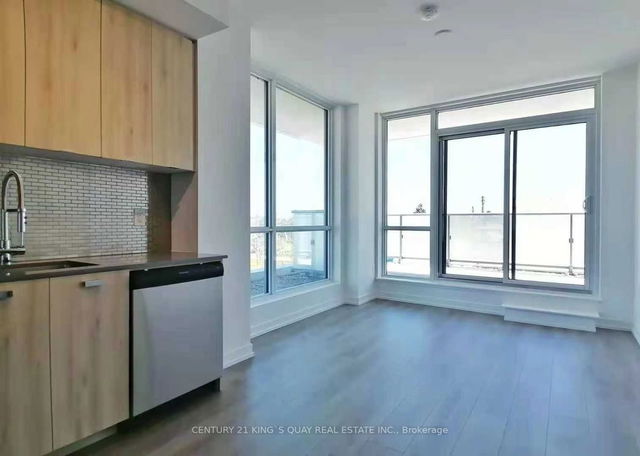 305 - 10 De Boers Drive