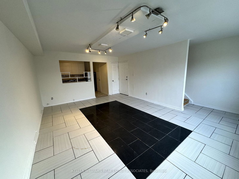 1 - 3071 Hurontario St, Mississauga, L5A 2G9 | Image 2