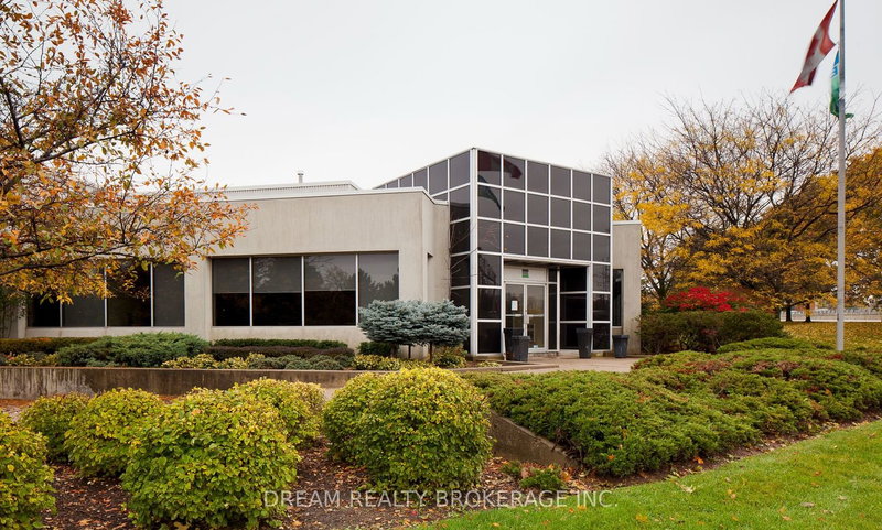 2130 South Service Rd W, Oakville, L6L 5N1 | Image 3