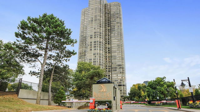 512 - 1 Palace Pier Court