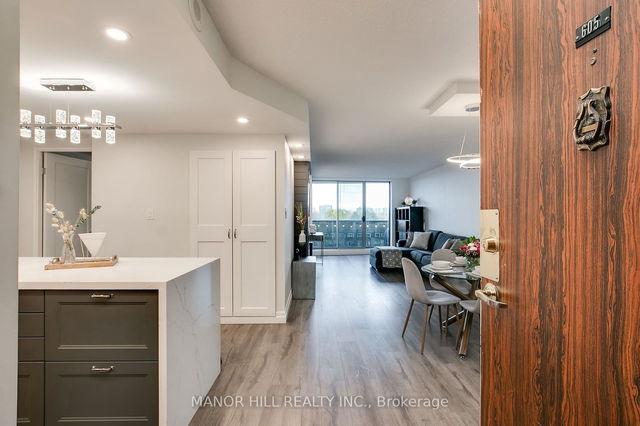 605 - 812 Burnhamthorpe Road