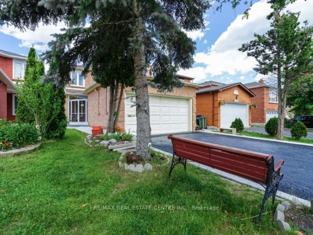 48 Cortez Crt, Brampton, L6X 3Y9 | Image 2