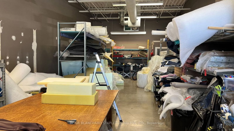 1 - 2388 Fairview St, Burlington, L7R 2E4 | Image 3