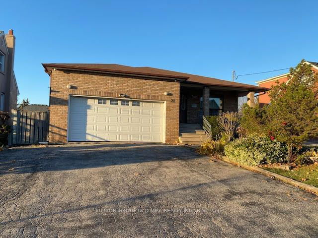28 Sunray Crescent