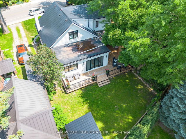 12 Wesley Avenue