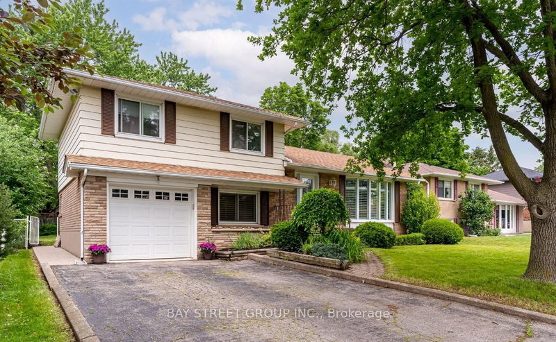 49 Rayne Ave, Oakville, L6H 1C1 | Image 2