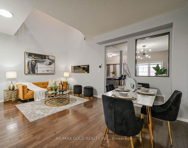 10 Gulfbrook Circle