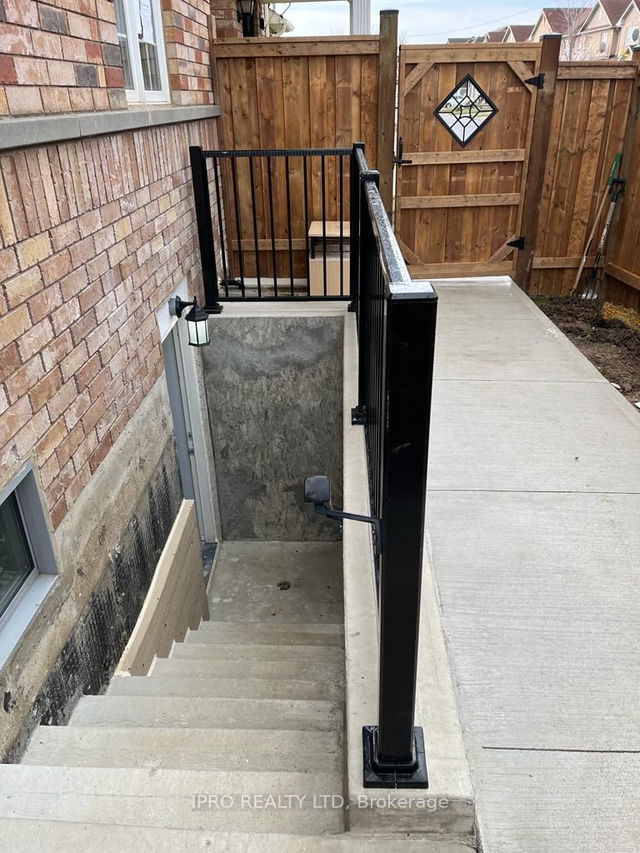 Bsmt - 65 Sugarberry Drive