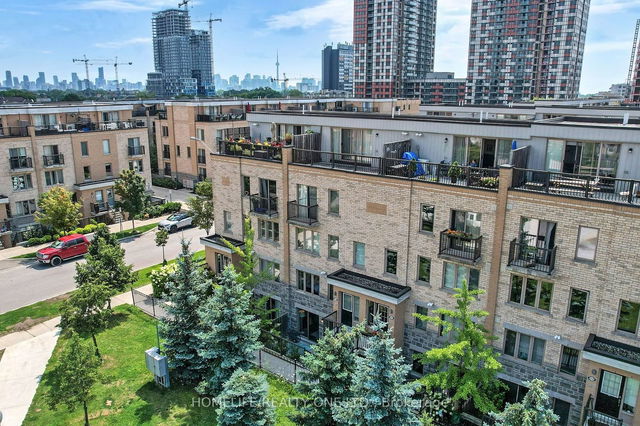 Th 106 - 16 Foundry Avenue