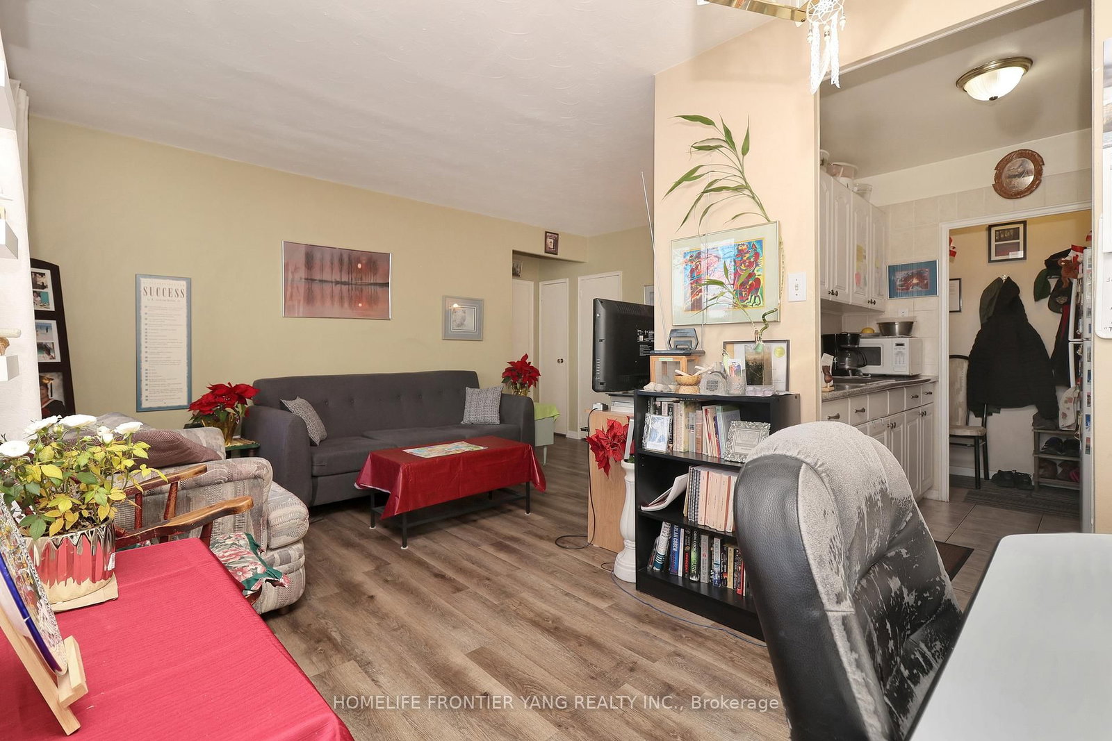 Listing Image 7