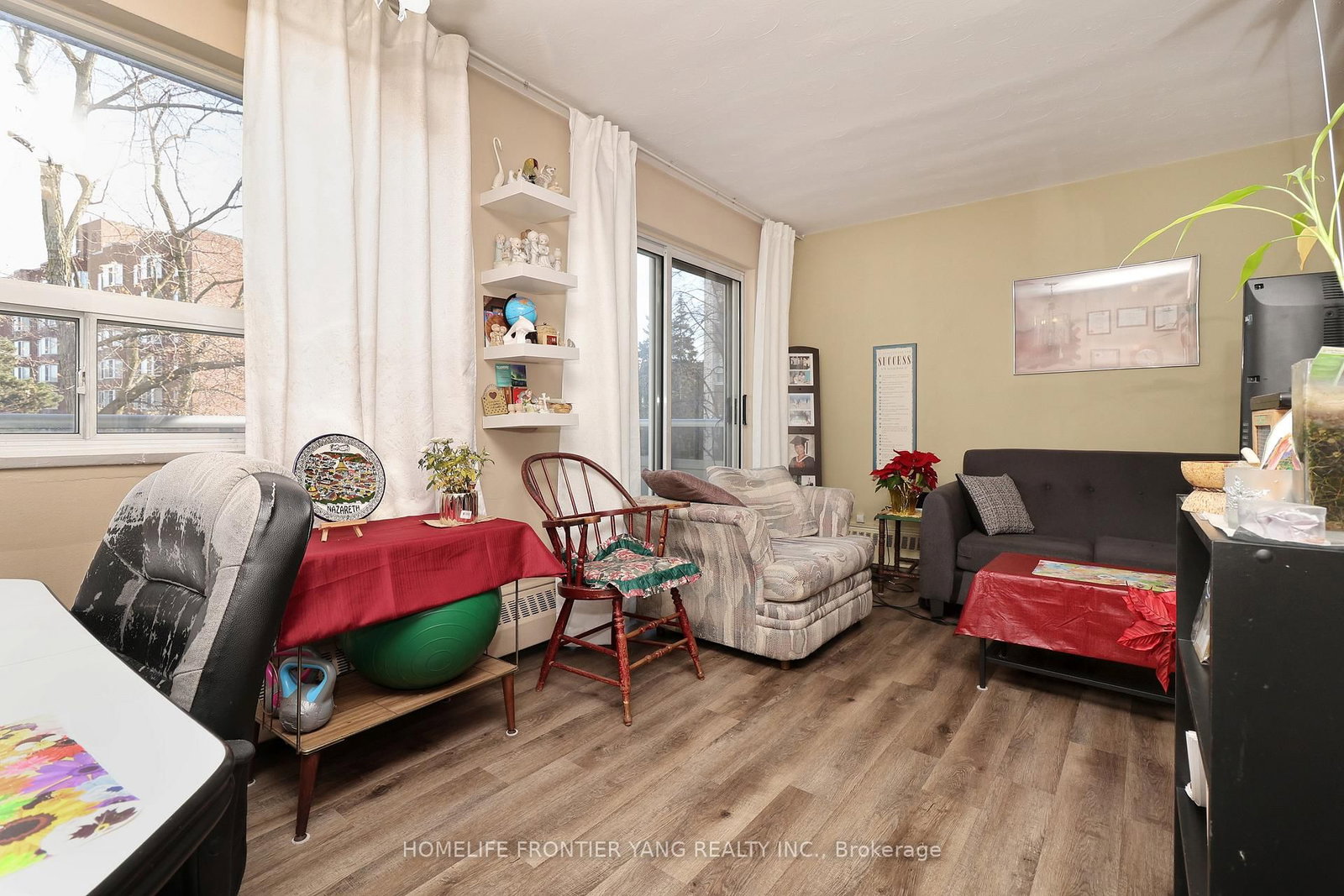 Listing Image 8