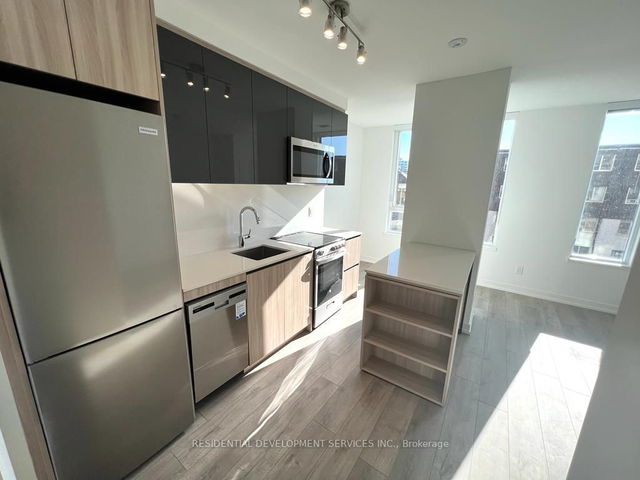 205 - 11 Maryport Avenue