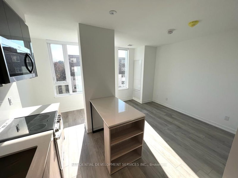 205 - 11 Maryport Ave, Toronto, M3M 0E2 | Image 2